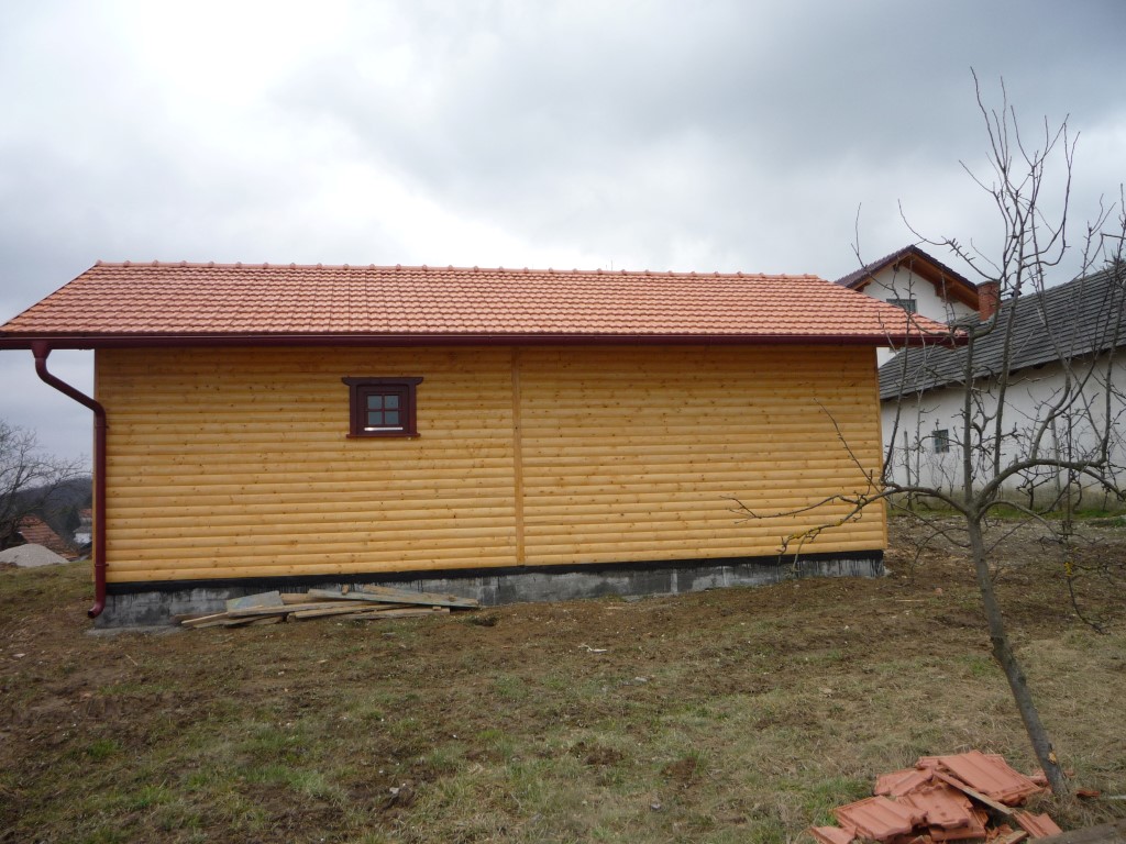 Velika montažna hiža (14).JPG